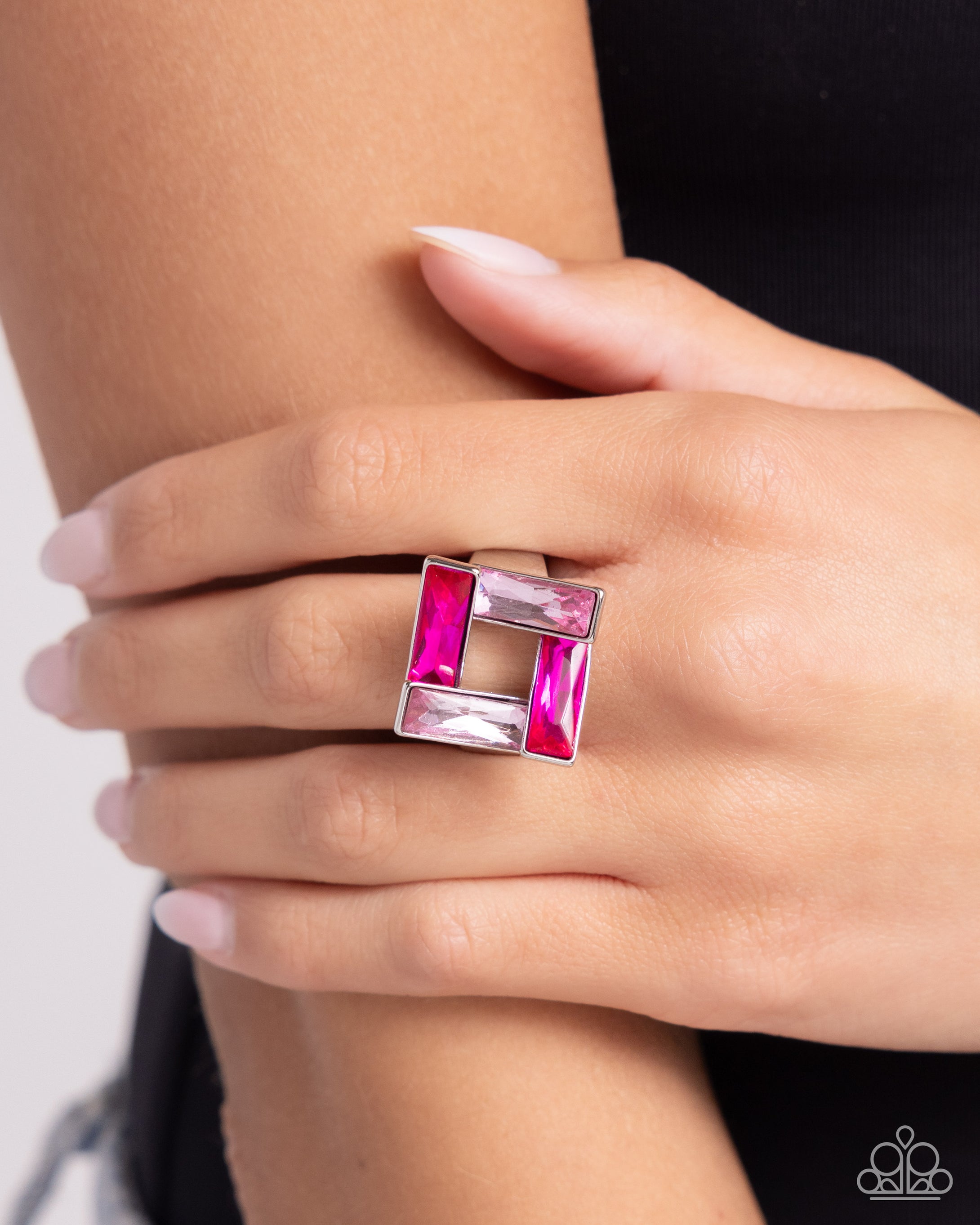 SINUOUS SQUARE - PINK
