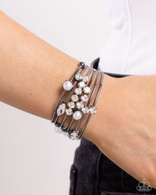 Load image into Gallery viewer, SHOWTIME SPARKLE - BLACK
