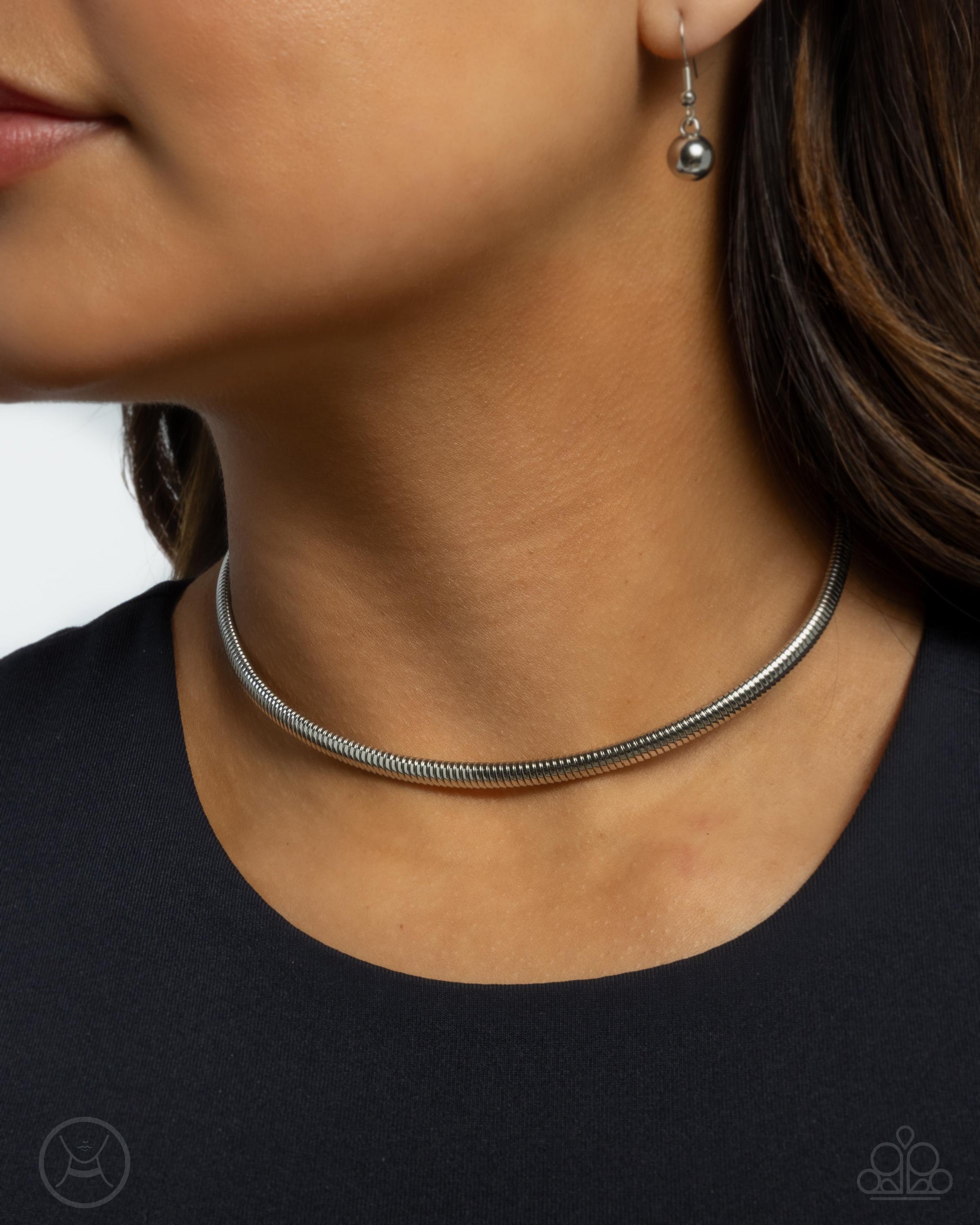 CAPTIVATING CHOKER - SILVER