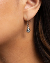 Load image into Gallery viewer, CAPTIVATING CHOKER - SILVER
