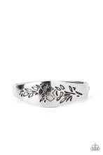 Load image into Gallery viewer, FOND OF FLORALS - SILVER
